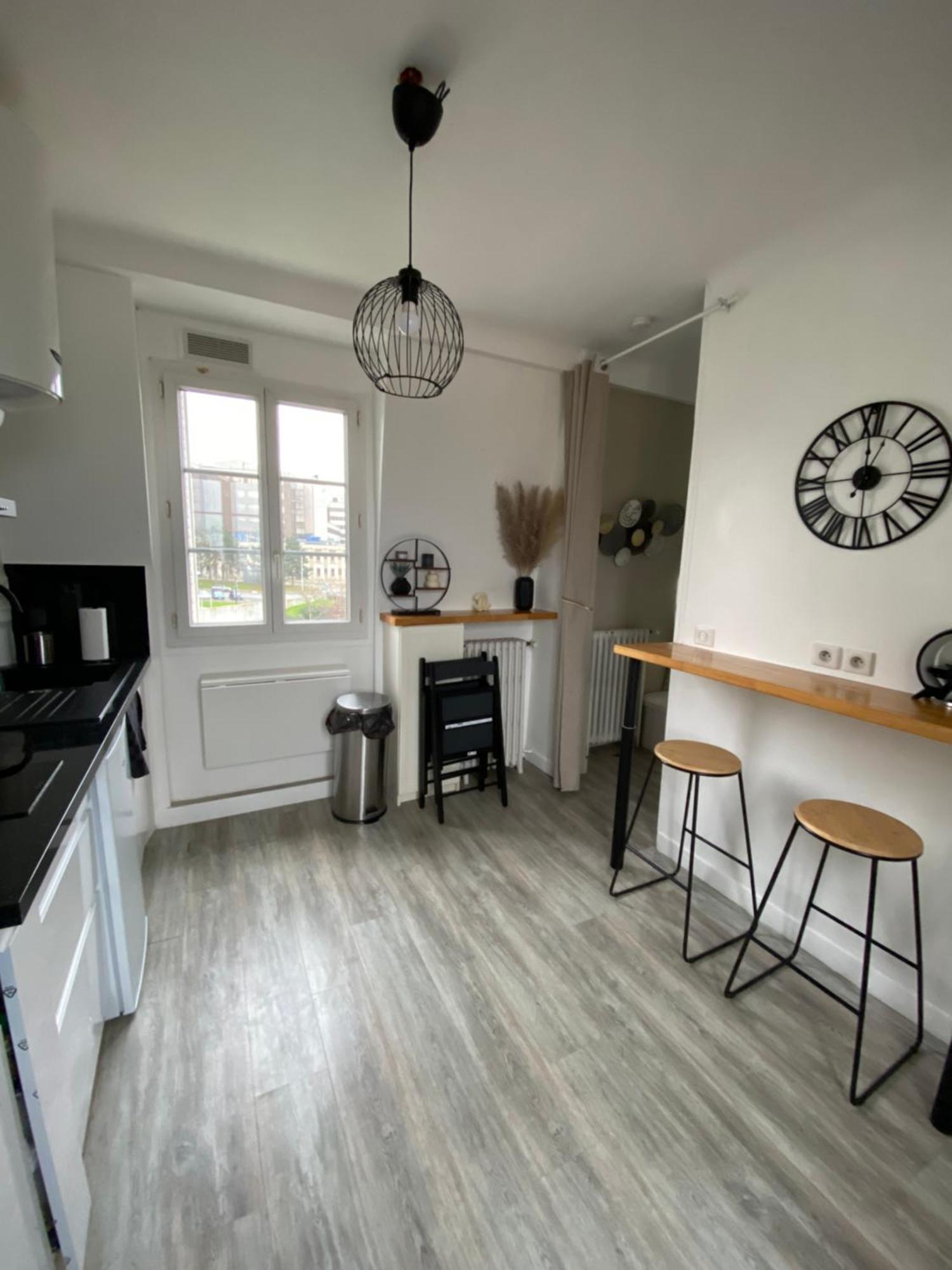 Appartement Vue Tour Eiffel Ligne 14 A Cote De Paris 장티이 외부 사진